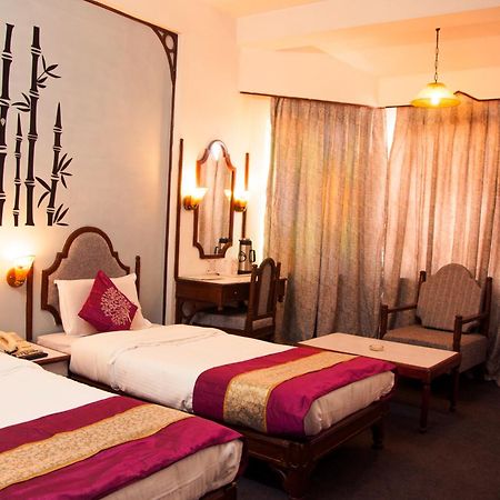Hotel Gwalior Regency Экстерьер фото