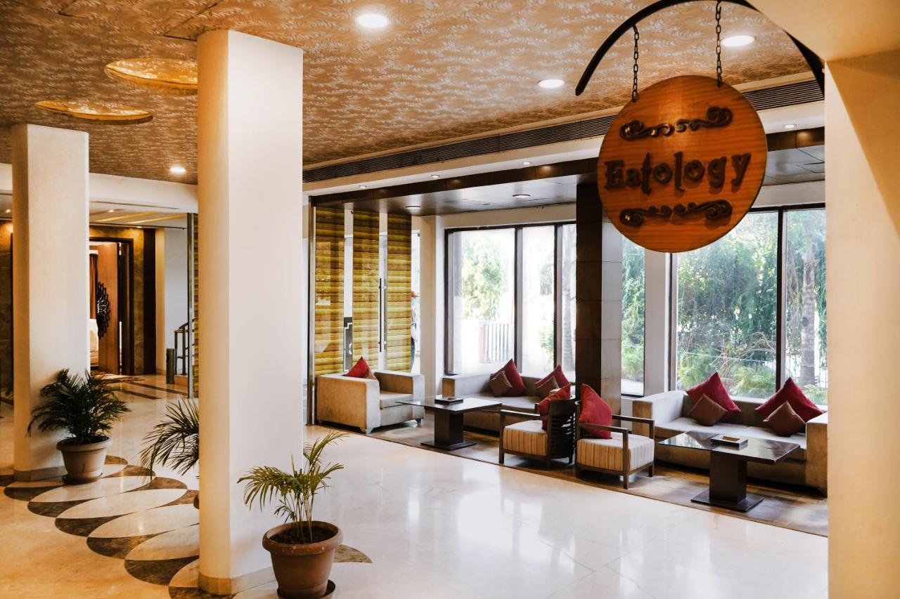 Hotel Gwalior Regency Экстерьер фото