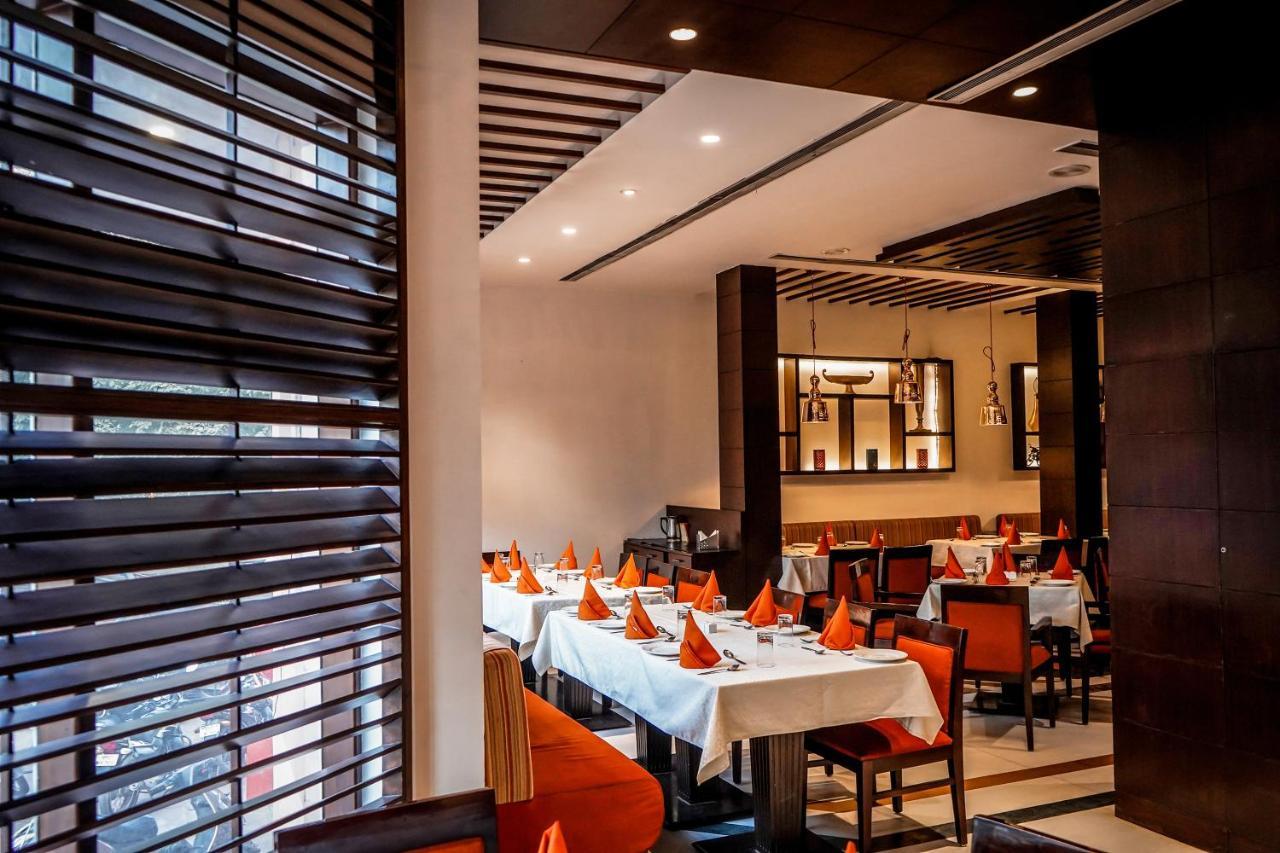 Hotel Gwalior Regency Экстерьер фото