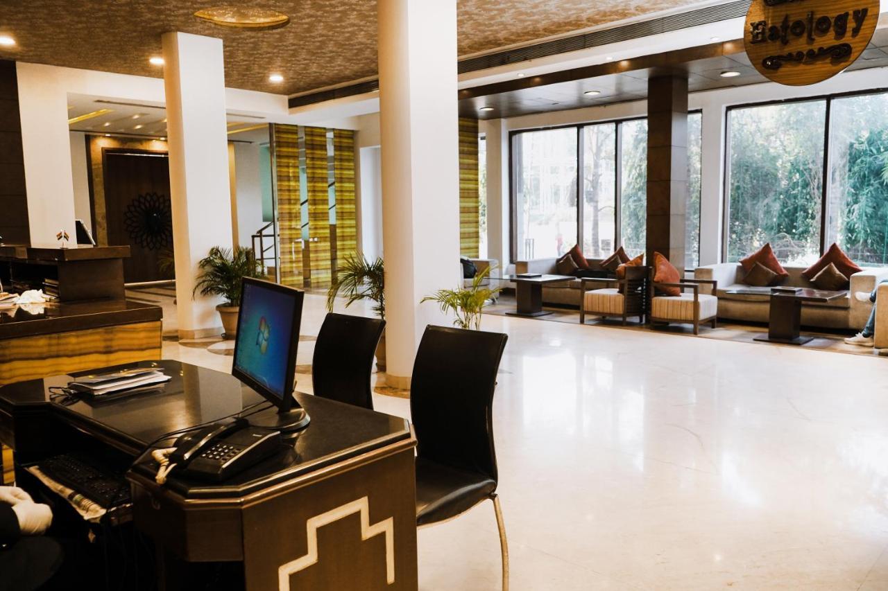Hotel Gwalior Regency Экстерьер фото