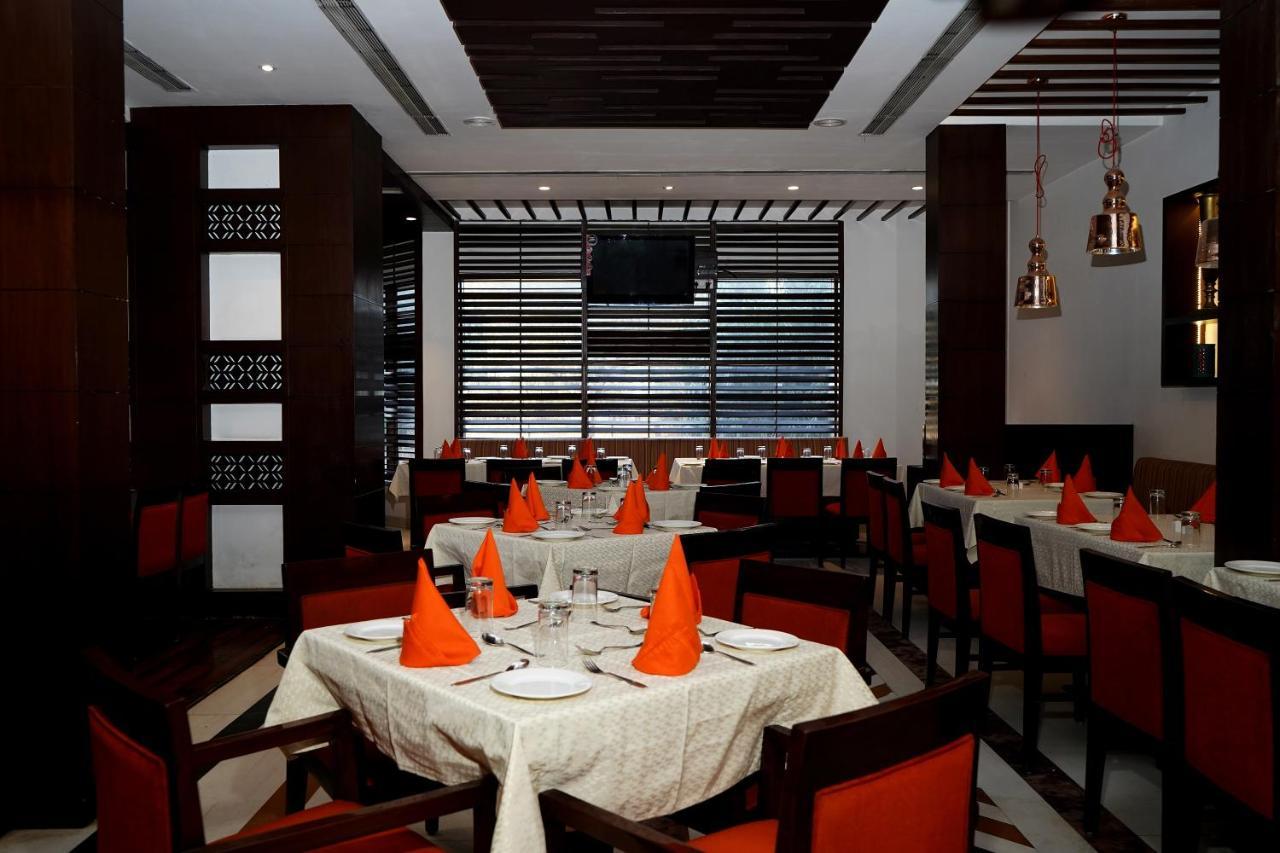 Hotel Gwalior Regency Экстерьер фото