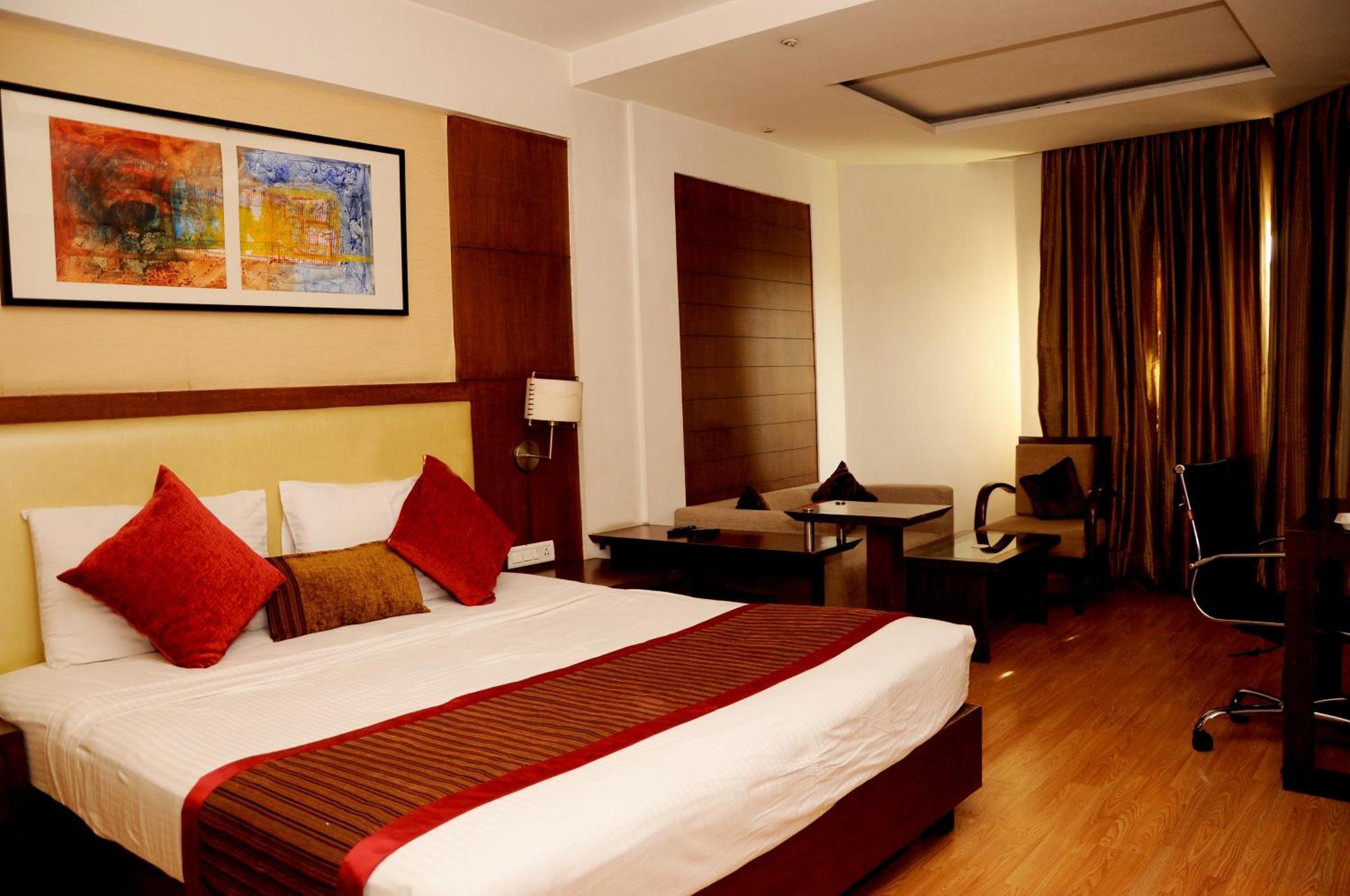 Hotel Gwalior Regency Экстерьер фото