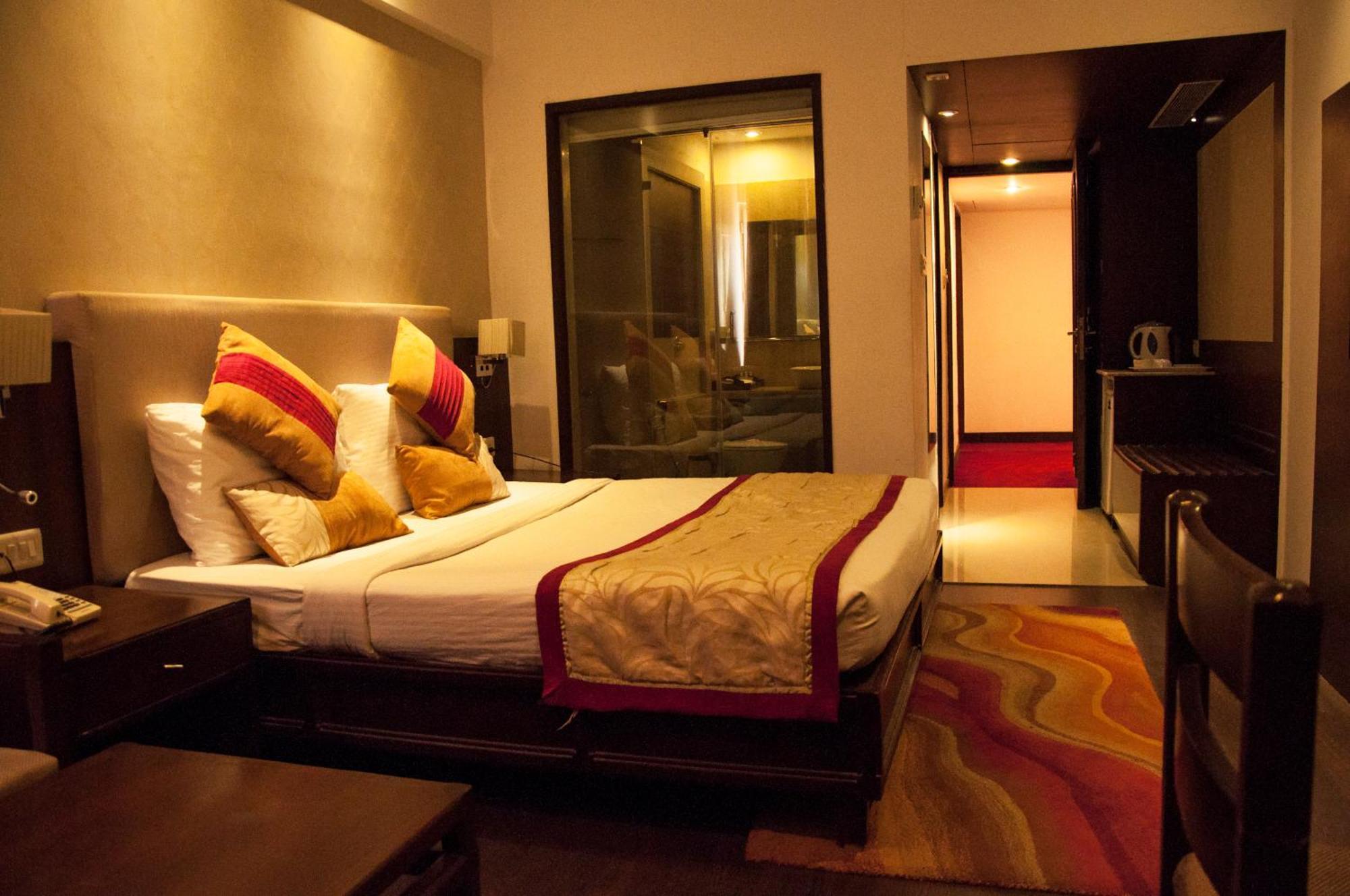 Hotel Gwalior Regency Экстерьер фото