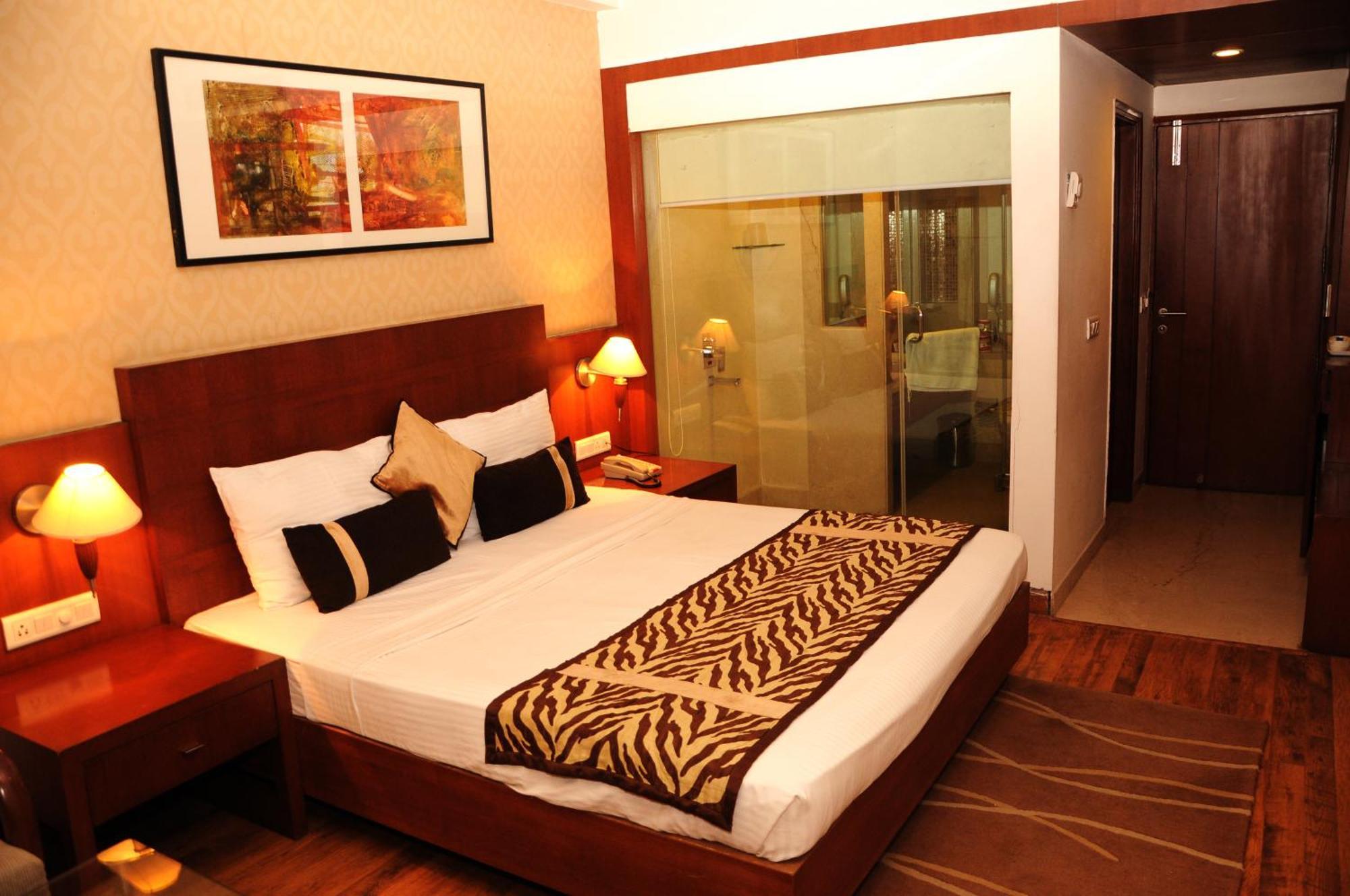 Hotel Gwalior Regency Экстерьер фото