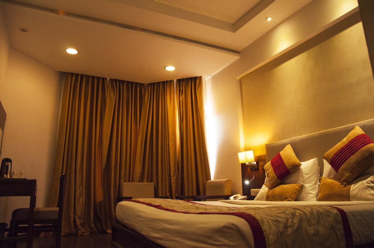 Hotel Gwalior Regency Экстерьер фото