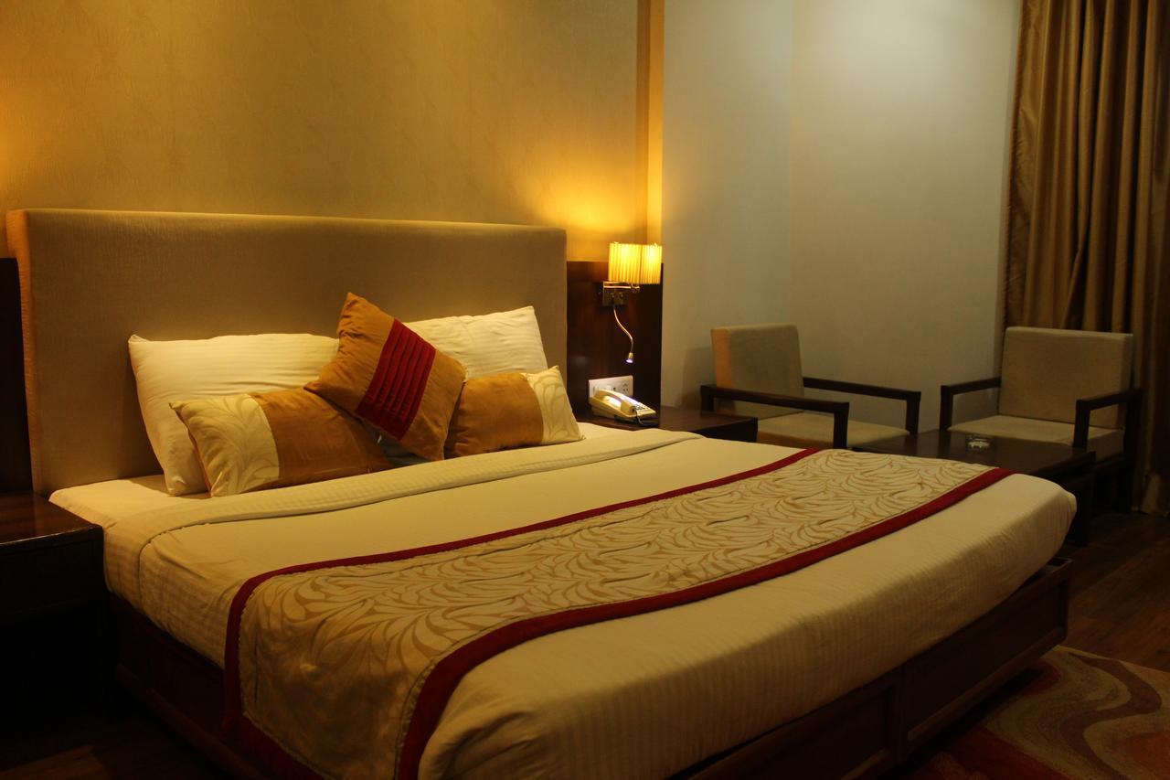 Hotel Gwalior Regency Экстерьер фото