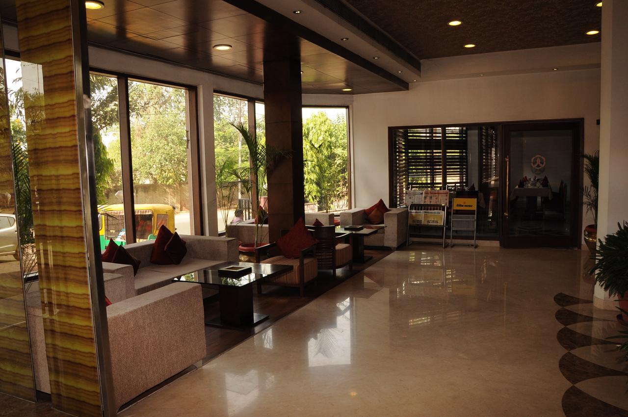Hotel Gwalior Regency Экстерьер фото