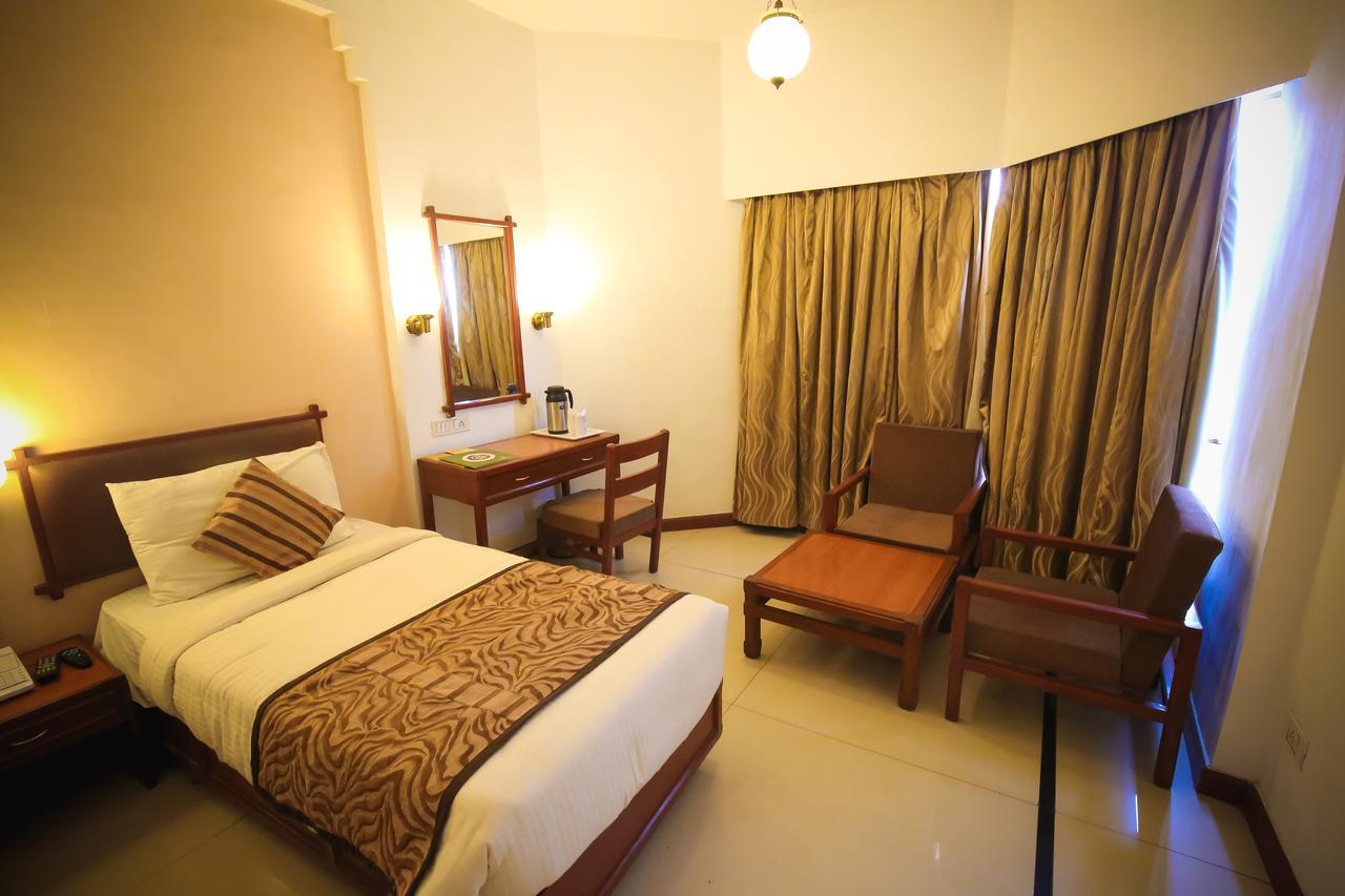 Hotel Gwalior Regency Экстерьер фото